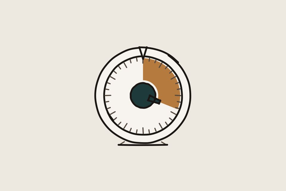 Marker drawing of a round kitchen timer seen from the front on a small base, a dial with tick marks, a copper wedge for the time left and a dark knob with a tab at the centre